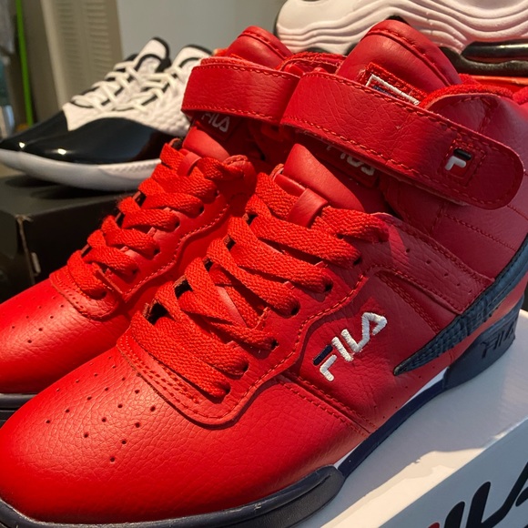 red fila mens shoes